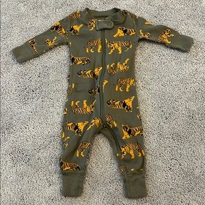 Hanna Andersson 0-3 months baby zip sleeper